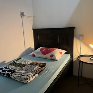  Проживание в семье Backpacker's Bed - No Parking Space